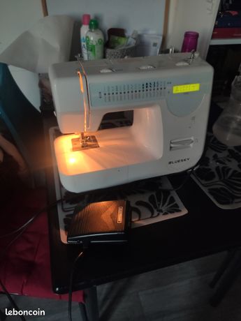 Machine à coudre ancienne fonctionnel