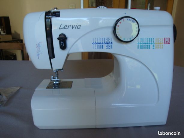 Machine a coudre automatique a bras libre lervia .75 euros excellent etat