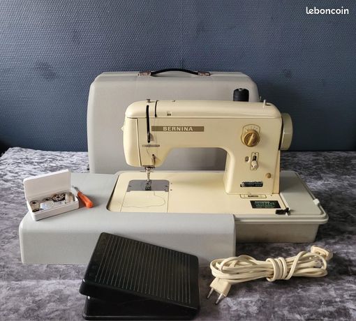Machine à coudre BERNINA 718 avec pédale et housse