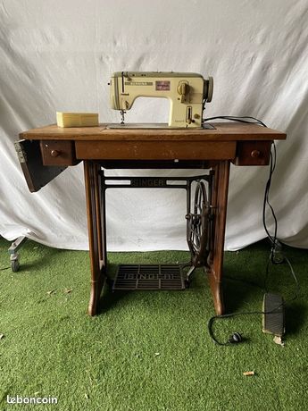 Machine à coudre bernina/singer