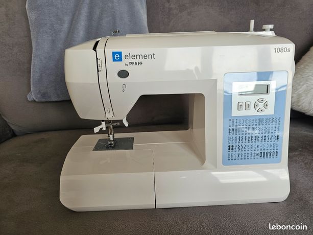 Machine à coudre. En bon état