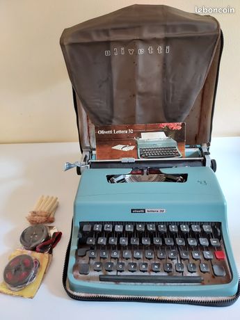 Machine à écrire olivetti lettera 32
