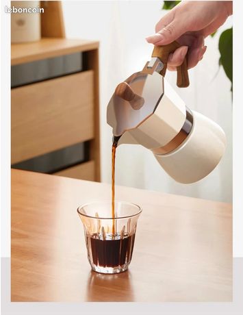 Machine à Expresso Moka Vintage avec Manche en Bois blanche