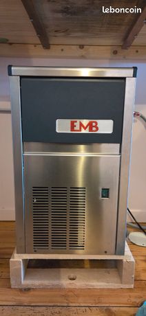 Machine à glaçons EMB B20A