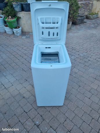 Machine a laver 6Kg 1200 tours minutes vedette Lave linge peut servie comme neuve elle a 3 ansCause de la vente je passe à une 9kg
