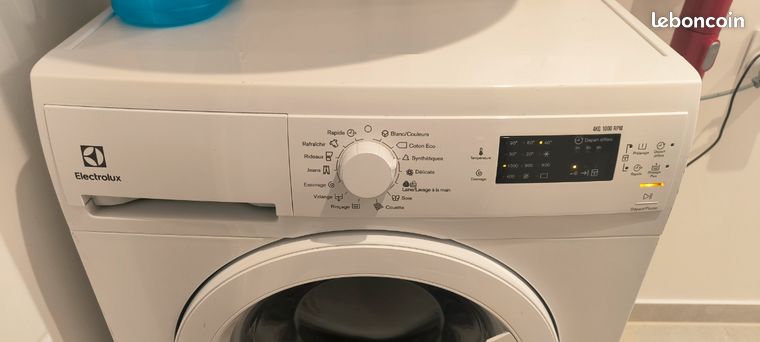 Machine a laver compact