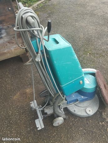 Machine à laver les sols