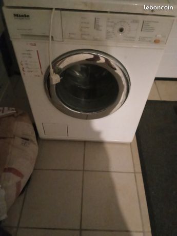 Machine à laver pour pièces