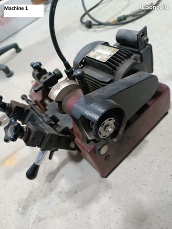 Machine à reproduire des clés plates