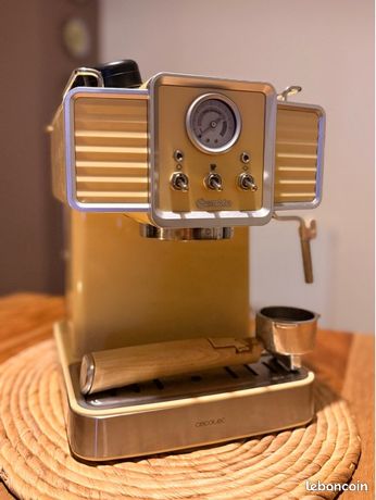 Machine espresso Cecotech au design rétro