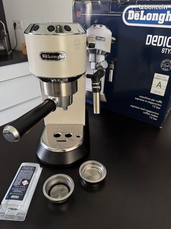Machine Espresso Delonghi Dedica Style EC695W