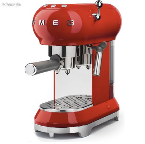 Machine expresso SMEG rouge + broyeur café Boulanger - 300 ferme