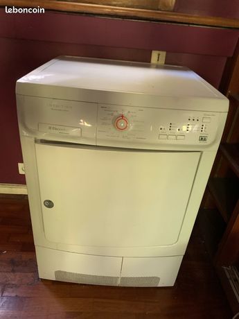 Machine sèche linge à bac à eau