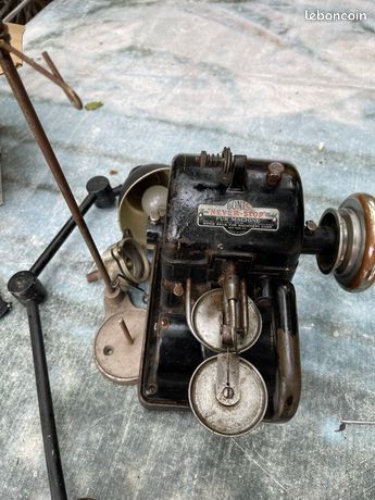 Machine surjeteuse BONIS