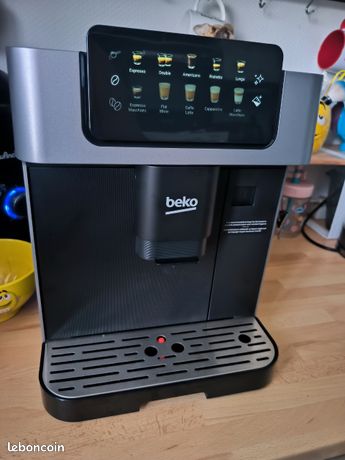 Machine à café à grain BEKO CEG7304X