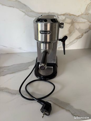 Machine à café cafetière Delonghi