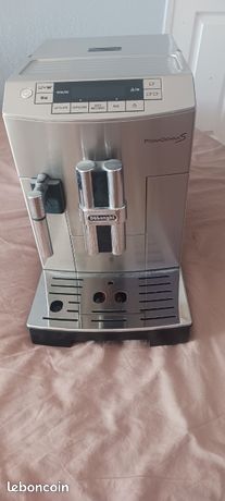 Machine à café Delonghi