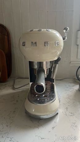 Machine à café Smeg crème