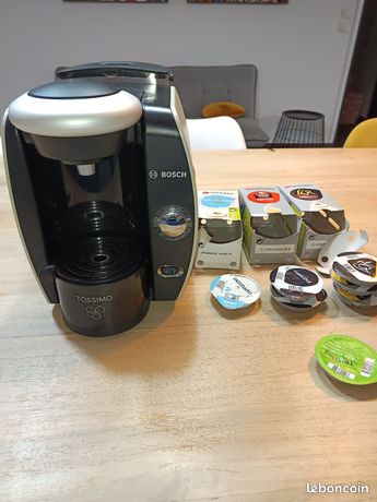 Machine à café Tassimo Bosch + capsules