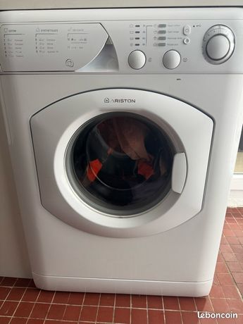 Machine à laver Ariston AVL14