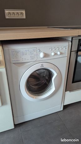 Machine à laver Indesit Whirlpool AWM 5130