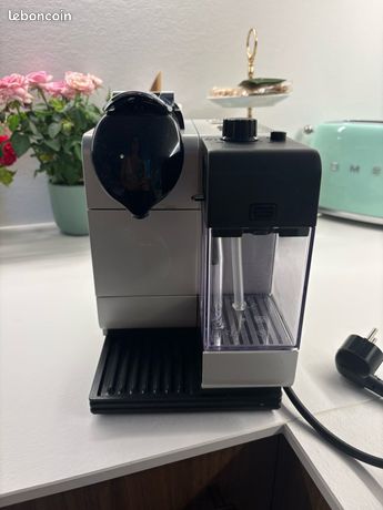 Machine Nespresso latissima dellongi