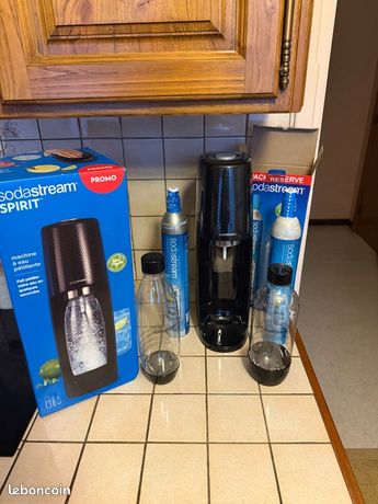 Machine sodastream avec deux recharges et deux bouteilles