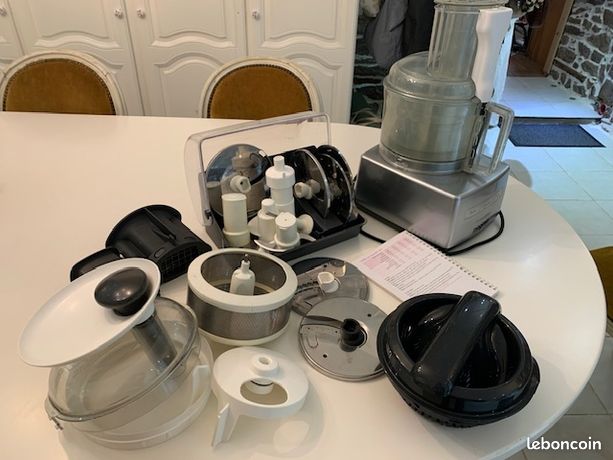 Magimix 4200XL ses accessoires et livrets recettes