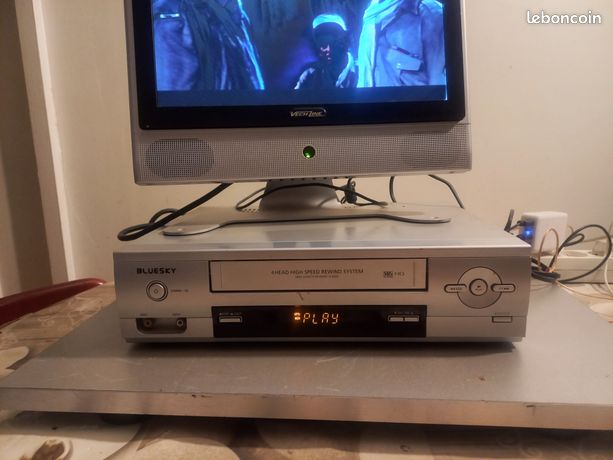 Magnetoscope VHS 4 TETES