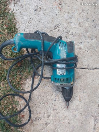 Makita c825