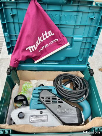 MAKITA ponceuse EN COFFRET