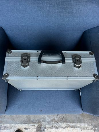 Malette de rangement en aluminium