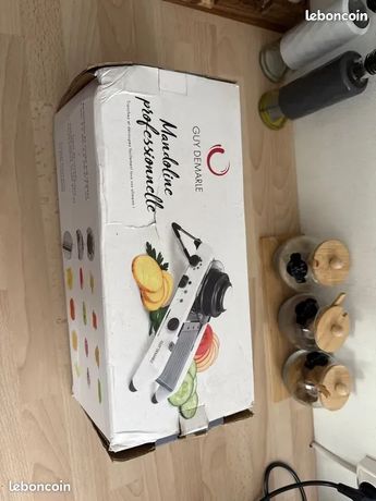Mandoline professionnelle guy Demarles neuve