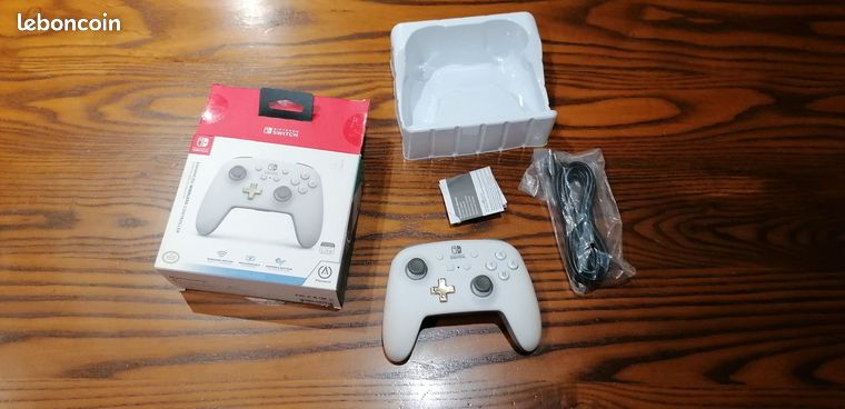 Manette Pro Nintendo switch sans fil à batterie blanc et gris Bluetooth