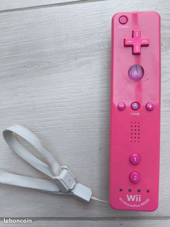 Manette Wii MotionPlus rose japonaise