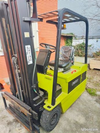 Manitou caterpilar électrique