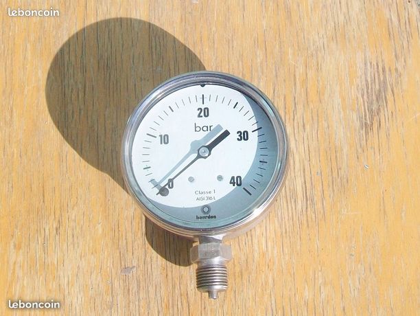 Manomètre inox de précision 40 bars de AISI BOURDON diamètre 105 mm filetage 3/4