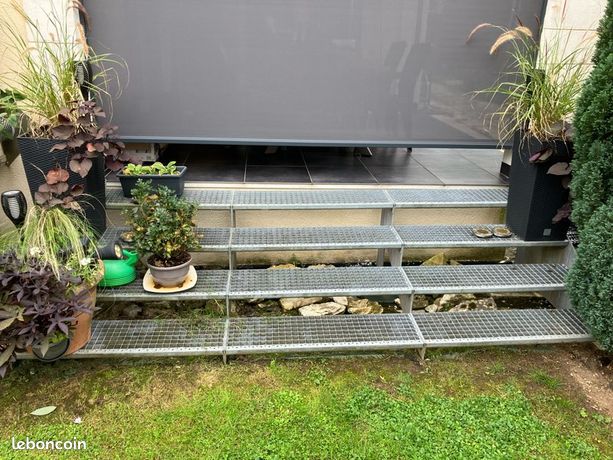 Marches caillebotis galvanisées