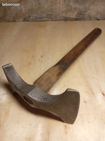 Marteau ancien de ferblantier