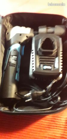 Marteau electrique BUILDERL BDMP 12 V complet dans son coffre d'origine