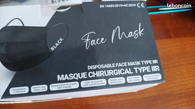 Masque chirurgical noir type IIR