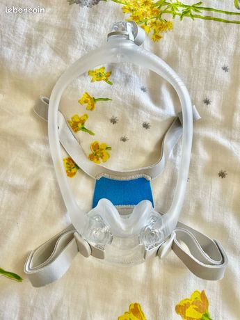 Masque facial pour apnée du sommeil ResMed modèle F30i en taille M comme neuf