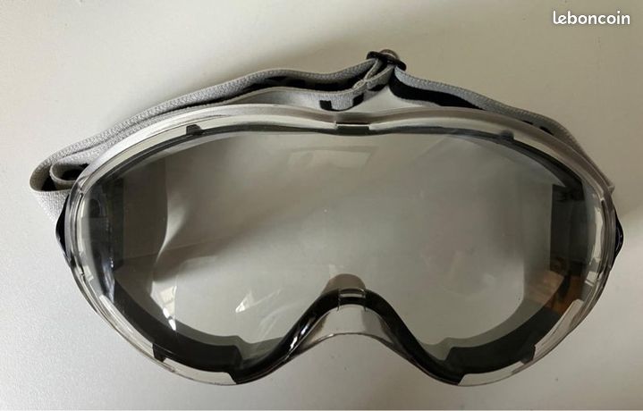 Masque uvex réservé