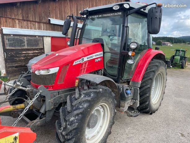 Massey Ferguson 5712S