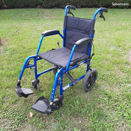 Matériel médical .fauteuil roulant