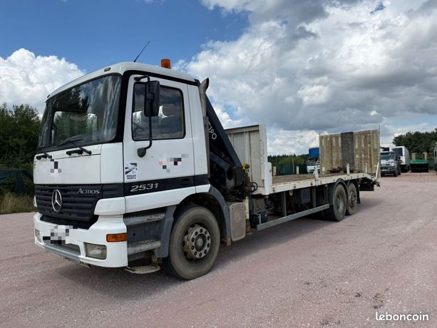 Mercedes-Benz Actros 2531 plateau + grue + treuil
