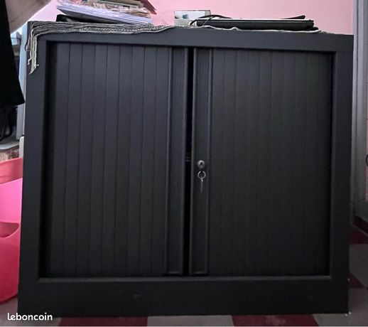 Meuble de bureau en métal gris