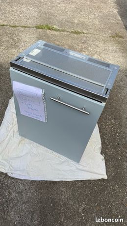 Meuble placard cuisine avec hotte aspirante type casquette IKEA Whirlpool