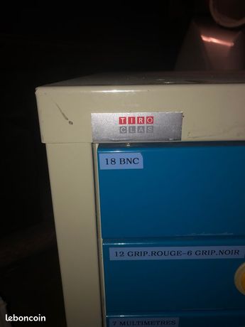 Meuble tiroirs métalliques