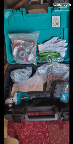 Meuleuse d'angle avec 2 grosses batteries et accessoires